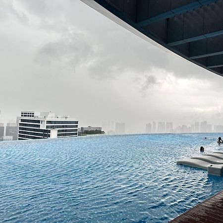 Crystal Suites At Eaton, Klcc Kuala Lumpur Exterior photo