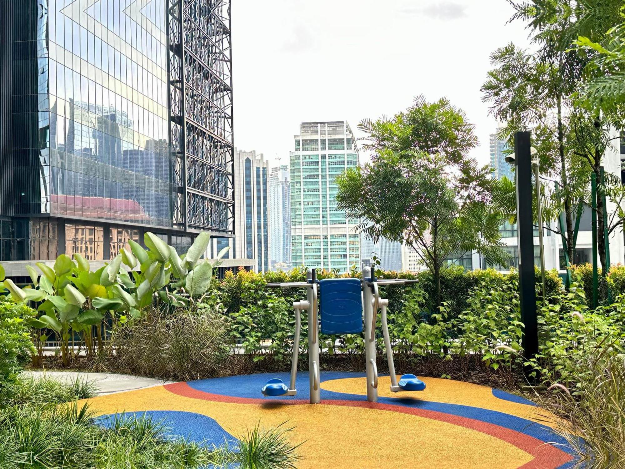 Crystal Suites At Eaton, Klcc Kuala Lumpur Exterior photo